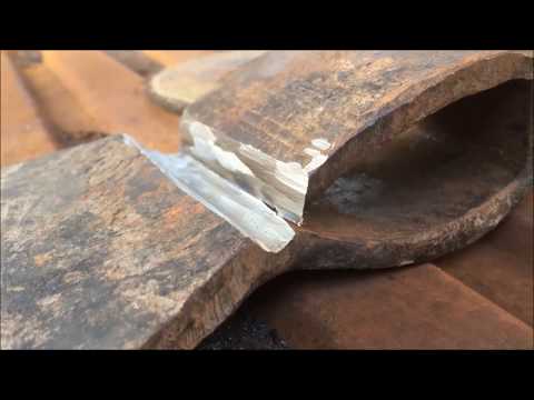 Видео: Как заварить топор электродом (лопнувший) краткая версия