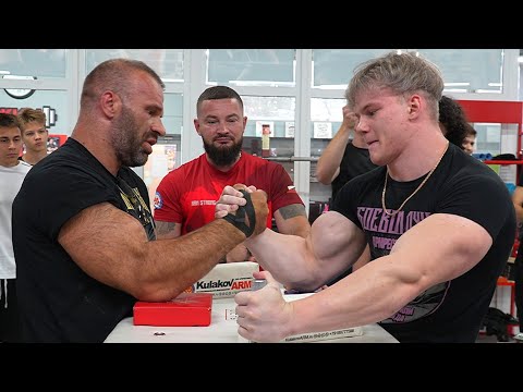 Видео: ЦЫПЛЕНКОВ vs НЕ ХИМИК 19 лет. Затяжная борьба. АКИМБО-ПУШИСТЫЙ. КиноПоиск