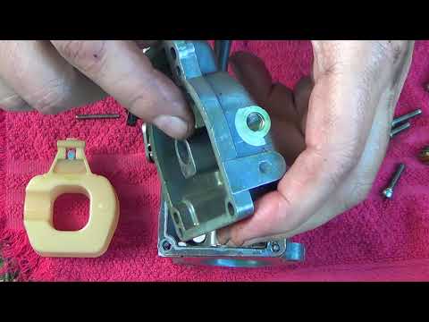 Видео: Чистка карбюраторов на подвесном моторе Mariner 115!