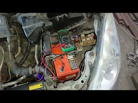 Видео: Toyota wish проверка разряда и заряда аккумулятора.