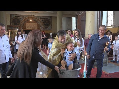 Видео: Свето кръщене на Свилен 2г 1.5.2018