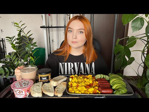 Видео: МУКБАНГ | Завтрак, скрэмбл, авокадо, колбаски, йогурт |  Mukbang | Scramble, sausages, yogurt, cocoa