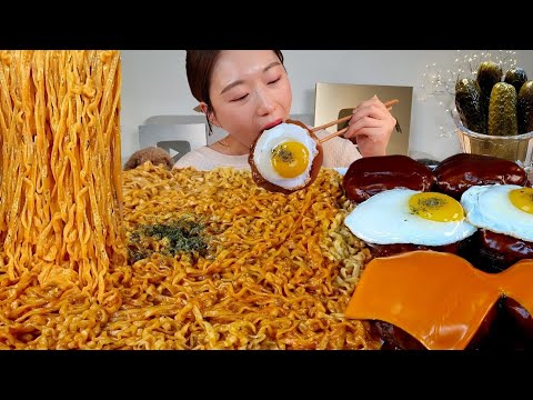 Видео: ASMR Carbo Buldak Ramen, Сливочный острый рамен, Гамбургер-стейк MUKBANG