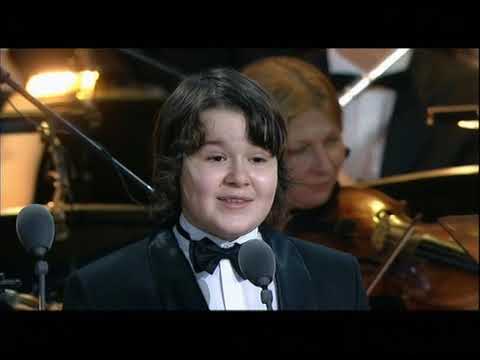 Видео: "Хор Хороший" А. Пахмутовой. Хор АХИ В.С. Попова. Солист Валерий Попов.