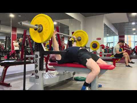 Видео: Жим штанги лежа 85 на 2