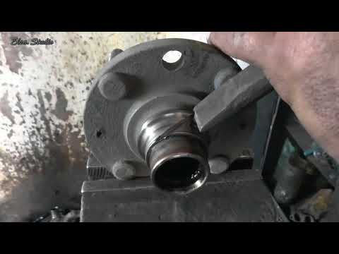 Видео: Замена подшипника передней ступицы Chevrolet Aveo