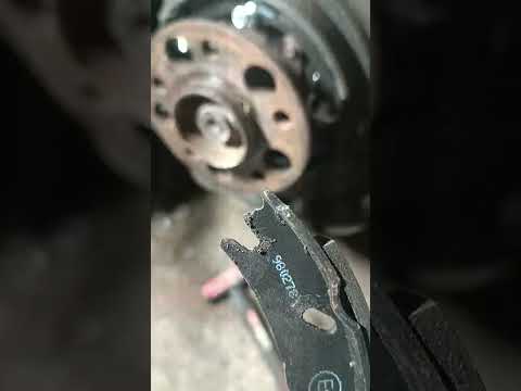 Видео: Замена колодок ручника Мерседес w211 универсал
