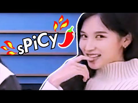 Видео: TWICE играют в *оСтРуЮ* мафию  (следите за взглядом мины👀 ...)