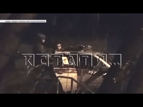 Видео: Домашний тиран  по ночам через окна забирается в квартиры соседей и пьёт чай на их кухнях