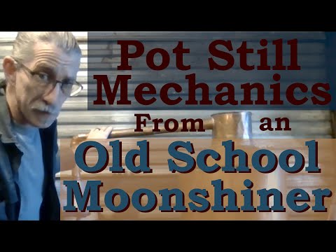 Видео: Самогонщик старой школы объясняет традиционную технологию перегонки в горшочке