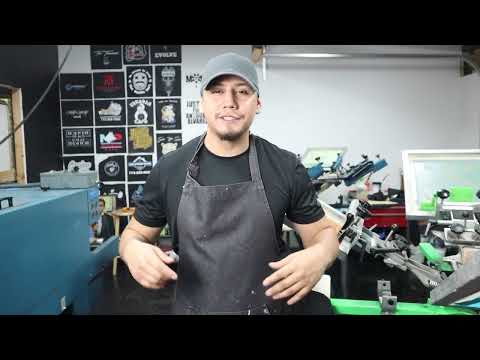 Видео: ТРАФАРЕТНАЯ ПЕЧАТЬ МНОГОЦВЕТНЫЙ ДИЗАЙН!