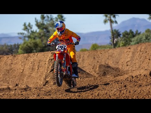 Видео: Weege Show: Tomac и Prado на KTM и EICMA Италия, день 2