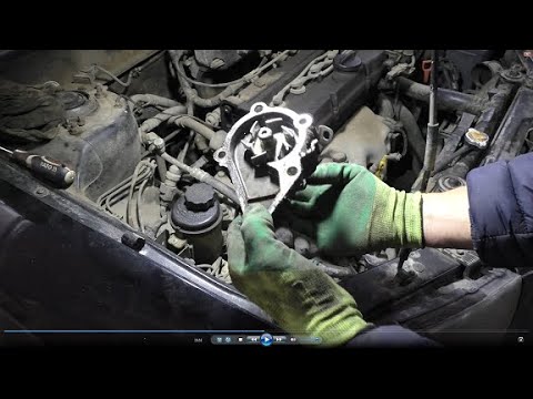 Видео: Замена помпы двигателя на Hyundai Elantra 1,6 Хендай Элантра 2003 года