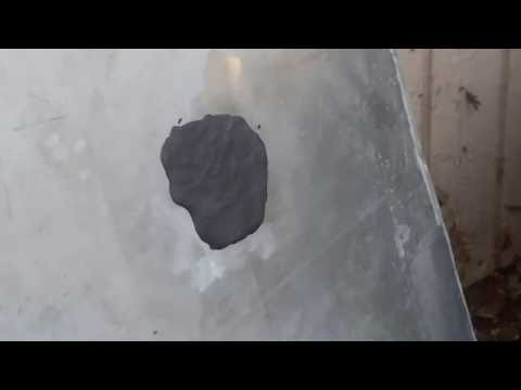 Видео: Ремонт отверстий в алюминиевом бензобаке с помощью JB Weld SteelStik