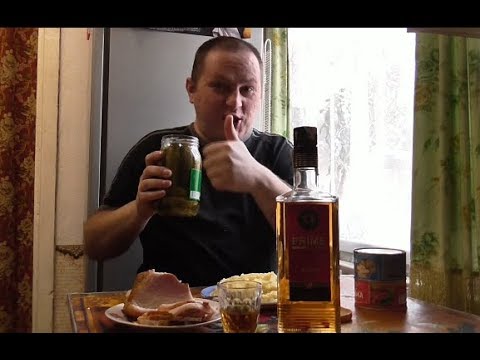 Видео: Пью водку "PRIME vodka CHILI" под кильку с огурцом...