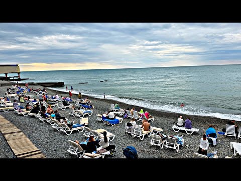 Видео: ✅️🌴27 ОКТЯБРЯ В АДЛЕРЕ: +19°ТЕПЛА, МОРЕ +18°, КУРОРТНЫЙ ГОРОДОК, УЛ.ПРОСВЕЩЕНИЯ, ПЛЯЖ "ПРИЧАЛ"