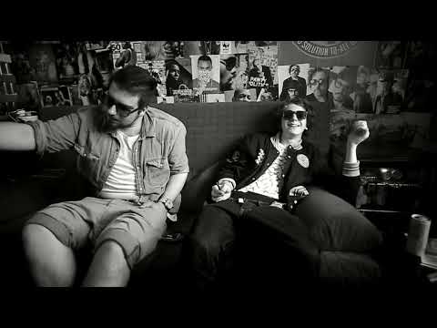 Видео: Yung Trappa На Диване у Blaze