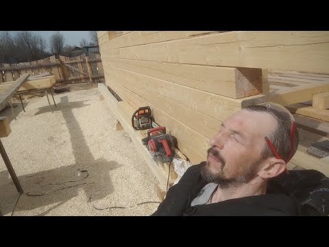 Видео: Укладка бруса 150х150 на НОВЫЙ дом "в одну каску"