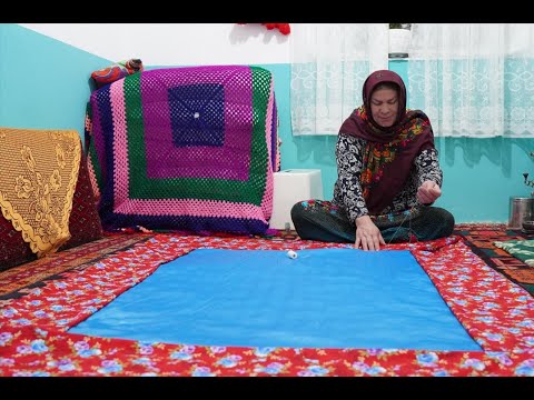 Видео: Шьем одеяло из овечьей шерсти | Настоящий деревенский ужин🫕🐑🌱