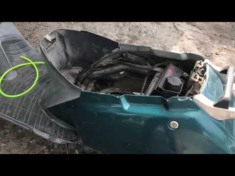Видео: Ремонт Honda Lead - 90