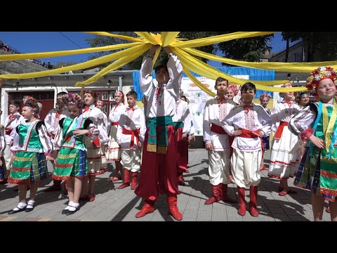 Видео: Флешмоб "Ой, у лузі червона калина". ЦТДЮ м.Тернополя. 2022 рік