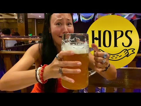 Видео: Праздничная Паттайя. Пивной ресторан HOPS. Коктейли на Beach Road.
