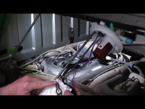 Видео: Часть 2. Замена топливного насоса на пикапе Chevrolet 2007 года в мастерской D-Ray