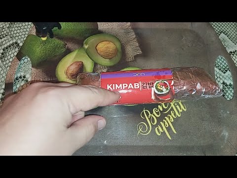 Видео: Пробуем Kimpab с крабом (ролл).