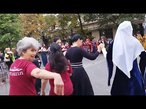 Видео: Арменски танц в Бургас