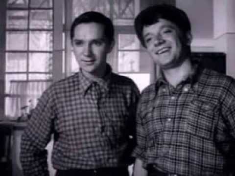 Видео: Михаил Новохижин – Родной мой завод (1961)