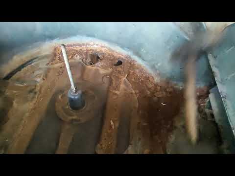 Видео: Ремонт кузова БМВ Е39. Обзор предстоящей работы. Сварка багажника. Обработка сварных швов. Часть1.