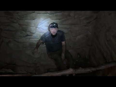 Видео: Добыча полихромного граната. Танзания.