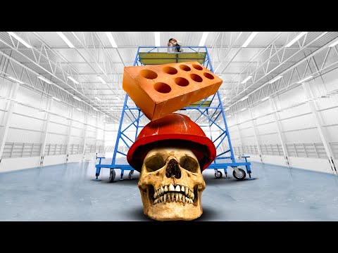 Видео: СПАСЁТ ЛИ КАСКА, ЕСЛИ КИРПИЧ УПАДЁТ НА ЧЕРЕП?