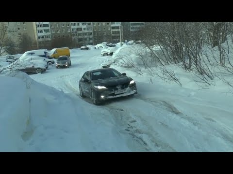 Видео: Новая Toyota Camry 2020 на бездорожье
