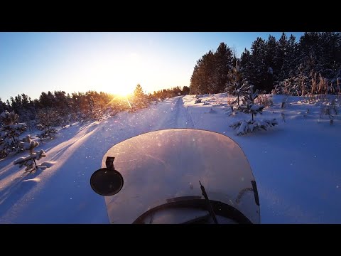 Видео: На Буране по пухляку. Открыл сезон зимних походов на снегоходе.