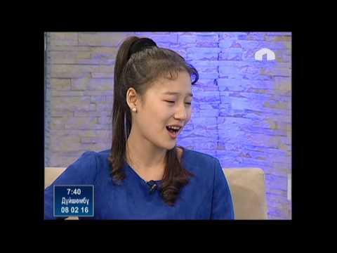 Видео: Нурчолпон гитаранын коштоосунда ретро чыгармаларды аткарып берет