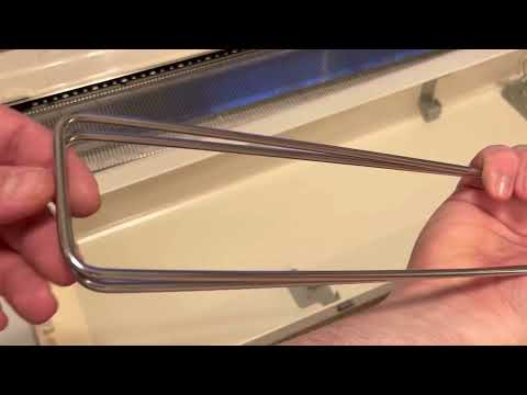 Видео: Как распаковать и упаковать перфокарточную или электронную вязальную машину Brother