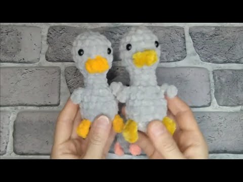 Видео: Мастер-класс!!!  Брелок-Гусёнок!!! За 15 минут!!#вязаныеигрушки #длядетей #вязаныйгусь