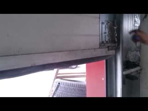Видео: Гаражни врати Техноматика Допълнително уплътнение при крив под
