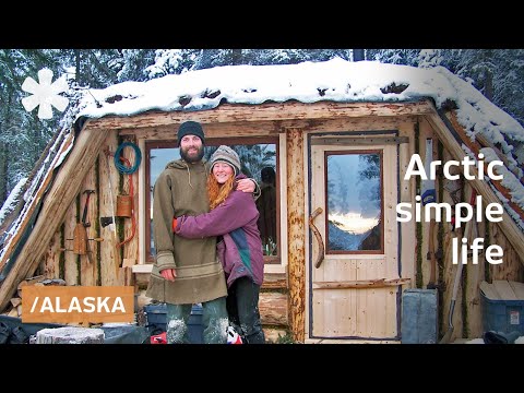 Видео: Arctic Homestead: 10 лет жизни в дикой природе Аляски