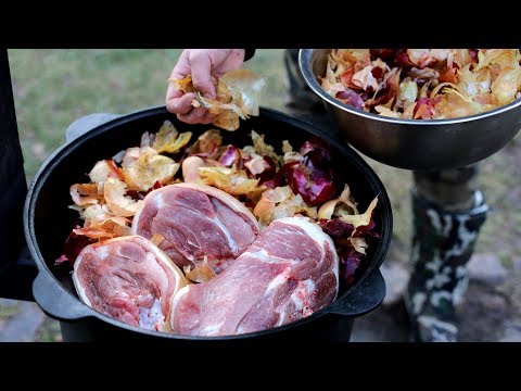 Видео: РУЛЬКА В ЛУКОВОЙ ШЕЛУХЕ НА НОВОГОДНИЙ СТОЛ В КАЗАНЕ НА КОСТРЕ