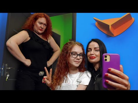 Видео: МАМА РЕВНУЕТ МАШУ К УЧИТЕЛЬНИЦЕ!!!