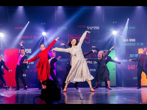 Видео: Шоу "Республика". Открытие концерта — Позвони мне, позвони!