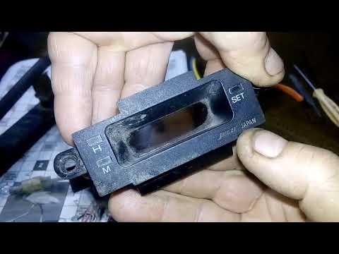 Видео: Как подключить часы с иномарки