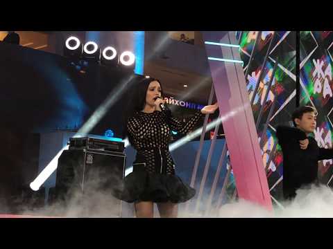 Видео: MOLLY - Потому что любовь, Я просто люблю тебя (VEGAS Crocus City, 27.01.2019)