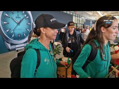 Видео: Посрещнаха с цветя и аплодисменти българските грации след Световното първенство в Бразилия