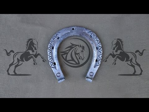 Видео: выковать подкову в кузнице
