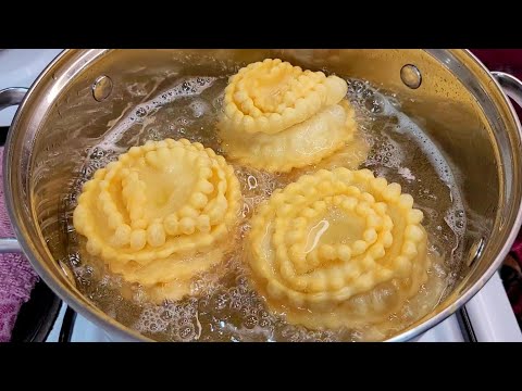 Видео: ХВОРОСТ к ЧАЮ на СКОРУЮ РУКУ САМЫЙ ЛЕГКИЙ РЕЦЕПТ! СУПЕР ХРУСТЯЩИЙ ХВОРОСТ