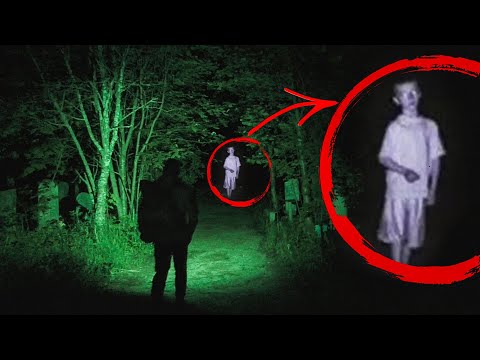 Видео: ПРИЗРАКИ И ПАРАНОРМАЛЬНОЕ НА СТАРОМ КЛАДБИЩЕ † GHOSTS AND THE PARANORMAL IN THE OLD CEMETERY †