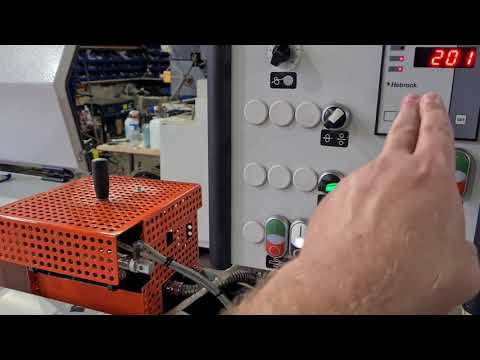 Видео: Кромкооблицовочный станок Hebrock euro 2000 plus Германия